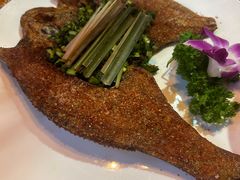 -香巴拉云南餐厅(华莱坞店)