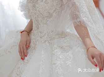 复古蕾丝刺绣婚纱，超级复古