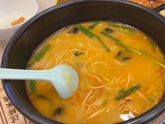-花馬肆.云南过桥米线(汉神购物广场现场熬汤店)
