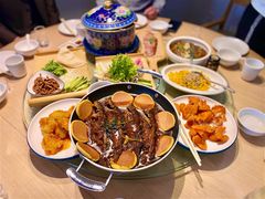 铁锅昂刺鱼贴玉米饼-关东小磨东北菜(上海长风大悦城店)