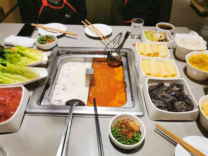 海底捞火锅(德思勤四季汇店)-"除了自己买底料弄,好久没吃海底捞了.