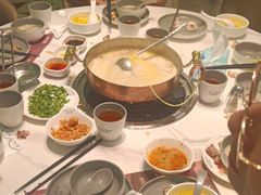 -洪氏嗨捞·广东猪肚鸡·椰子鸡火锅(西咸万象城店)