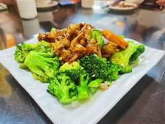 西兰花炒田鸡-红星光发煲仔饭(文海店)