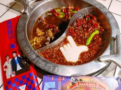 卤味牛杂鸳鸯锅-喜悦小串丹东小黄牛海鲜烧烤大排档(民主广场店)
