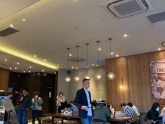 等位区-星巴克(宝山万达店)