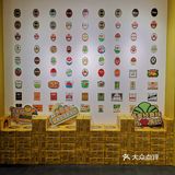 赞记这家店的东西比其他地方贵一些，嗯