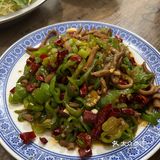 路边牛杂店真的就叫路边牛杂店诶……也太可爱了叭