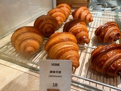 -VERIE BAKEHOUSE