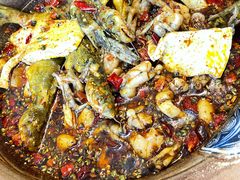 经典美蛙鱼混合锅-呱呱叫民俗风味主题餐厅(沣峪口店)
