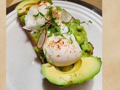 牛油果温泉蛋吐司-O'mills Sourdough Bakery&Bistro(永嘉路店)