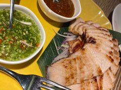 碳烤猪颈肉-瓦城泰国料理(芮欧百货店)