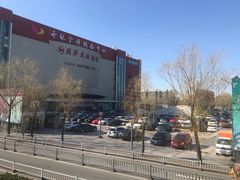 -世纪金源购物中心东区-停车场