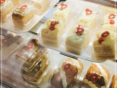 -白玉兰食品甜凤店(合生汇店)