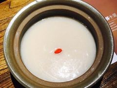 -老牌坊云南鱼豆花火锅(爱建店)