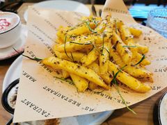 招牌黑松露芝士薯条-Mark&Mars Restaurant