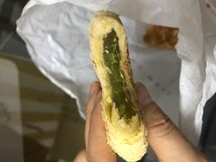 金翡翠老婆饼-香港元朗荣华月饼(十八甫路店)