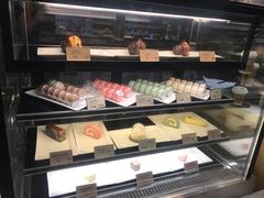 面包甜点陈列柜-麦当劳(西单明珠店)