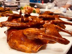 玻璃脆皮乳鸽皇-新雅粤菜馆(南京东路店)