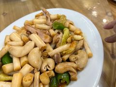 莲藕尖炒猪杂-东江客家情食府