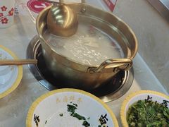 -卤小弄热卤转转小火锅