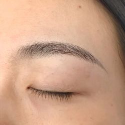 -一个差评成就的纹眉店