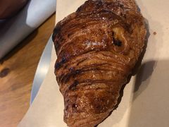 海盐焦糖牛角包-来回·咖啡(天河南店)