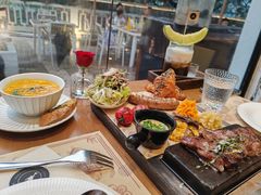 -Mark&Mars Restaurant