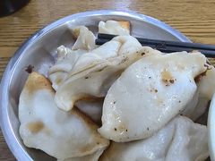 -黄阿姨锅贴大王(万航渡路店)