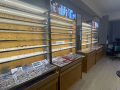 -优医视平价眼镜蔡司依视路折扣工厂店(德胜门店)