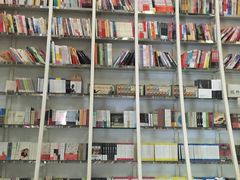 书店-钟书阁(松江泰晤士小镇店)