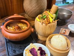 -银米·云南传统过桥米线(双廊黑金冠店)