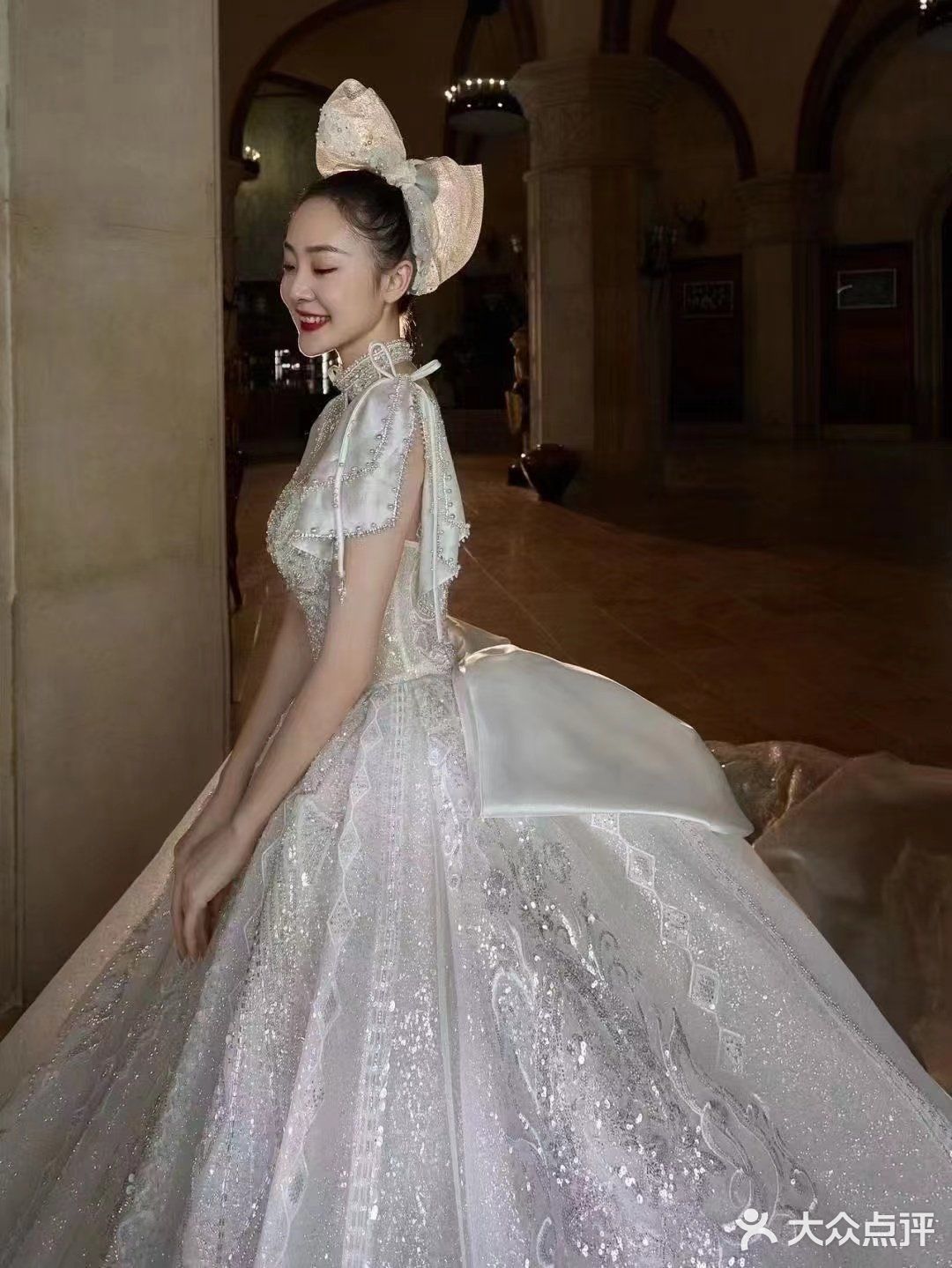 穿上漂亮的婚纱是每个女孩子的梦想!