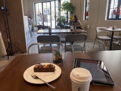 靠窗位-Fridi Patisserie Cafe