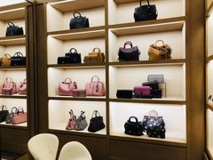 -COACH蔻驰(银泰店)