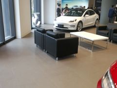 -TESLA 特斯拉(上海太古汇体验店)