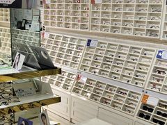 -诺柯视眼镜-蔡司依视路官方工厂店(淞南一店)