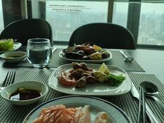 -亚洲国际大酒店·云顶阁旋转自助餐厅
