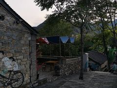 -百里峡七彩艺术小镇