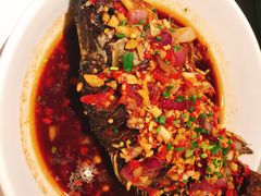香煎鲫鱼-费大厨辣椒炒肉(黄兴中心广场店)