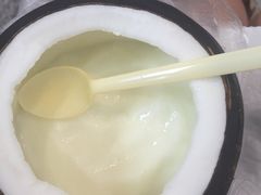 -志龙皇冠吃货椰子铺