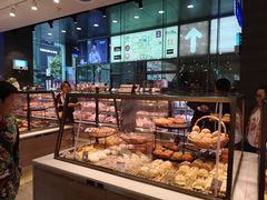 面包甜点陈列柜-巴黎贝甜(大宁国际商业广场店)