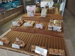 -顶东面包花园·生日蛋糕(世博店)