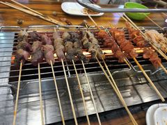 -哈尔滨小酒馆·鲜肉现穿自助烧烤(康新花园店)