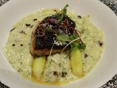 香煎肥鹅肝配芦笋意式烩饭-YUE·6·西式融合餐厅(外滩六号店)