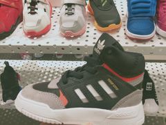 -阿迪达斯(武林银泰三叶草店)