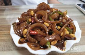 Stir-fried Pigskin and Soybeans