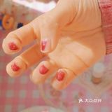 猪猪女孩的新年仪式感就是做美甲啦[加油]