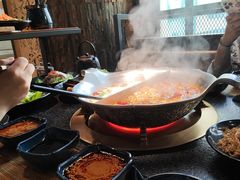 -湊湊火锅·茶憩(南京东路悦荟店)