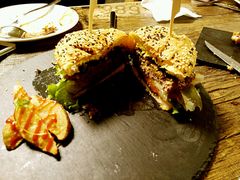 -HIGH FIVE哈福手工汉堡(桂林路店)