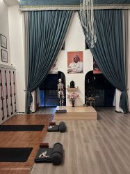 -成都阿难陀艾扬格瑜伽中心